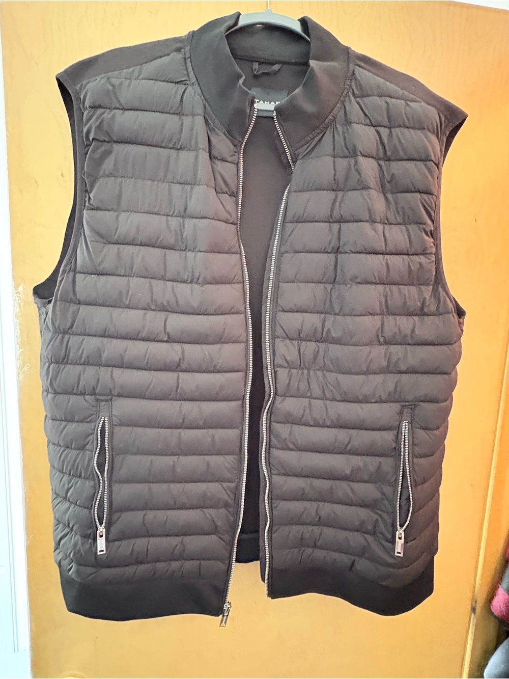 Tahari Black Quilted Zip-Front Men's Vest
